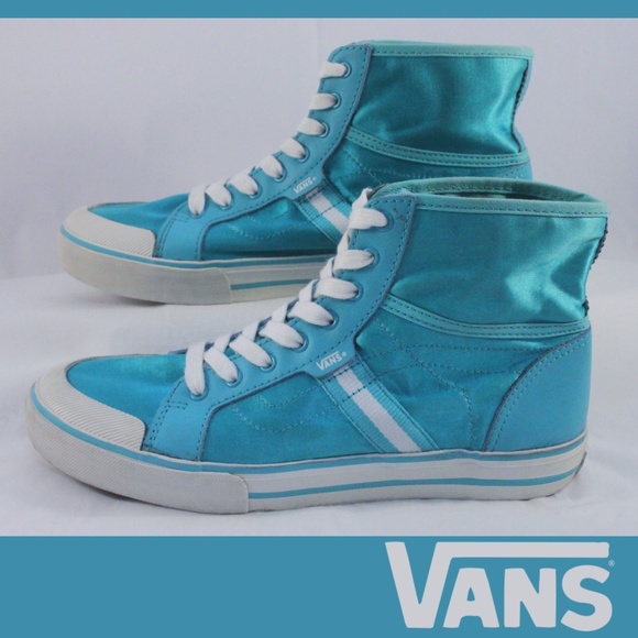 vans wellesley